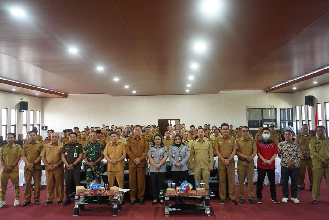 Bangun Perekonomian Dengan Prinsip Kerakyatan, Bupati Jarot Hadiri Sosialisasi Koperasi Merah Putih Oleh Kemenkumham